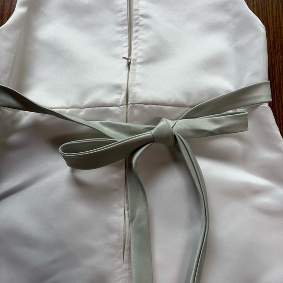 ❄️DONATING SOON! Swea Pea and lily Charming White Kids Dress with Gray Bow Sz 6 - Picture 7 of 10